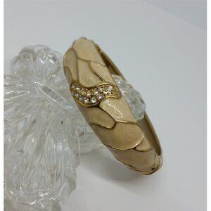 𝅺Vintage enamel cream and gold rhinestone hinge bangle bracelet glam